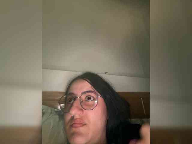 EvanShell1 Live Webcam on BongaCams