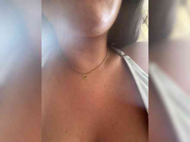 EvanShell1 Live Webcam on BongaCams