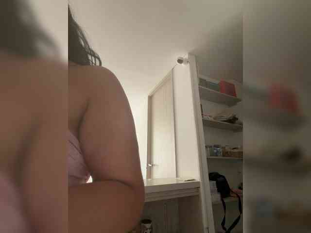 EvanShell1 Live Webcam on BongaCams