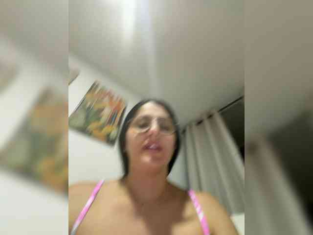 EvanShell1 Live Webcam on BongaCams