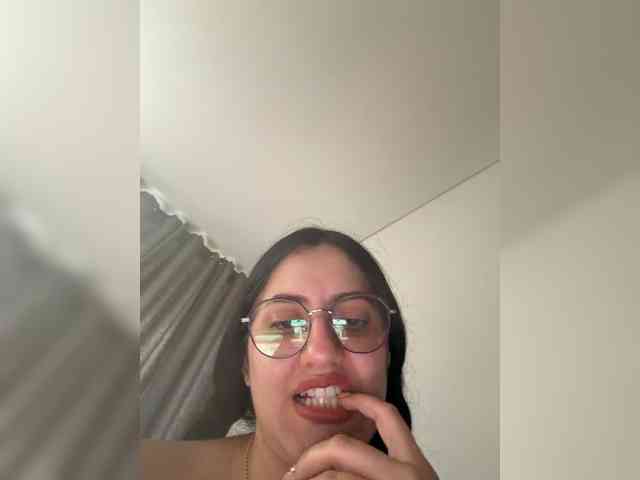 EvanShell1 Live Webcam on BongaCams