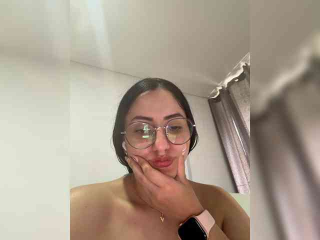EvanShell1 Live Webcam on BongaCams