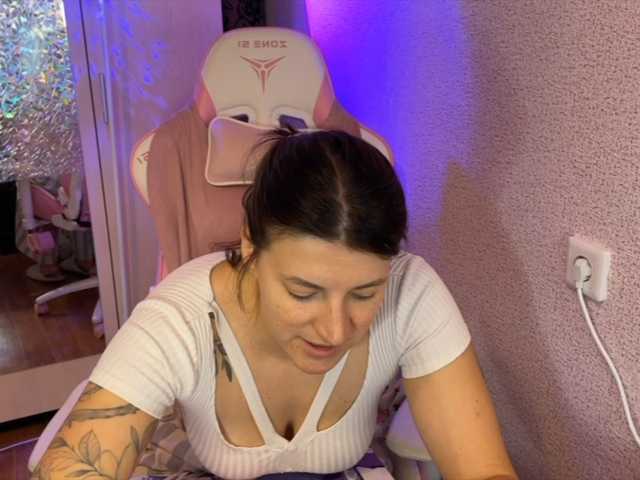 Katrinmiss's BongaCams show and profile