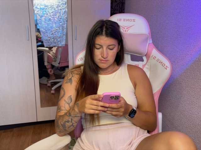 Katrinmiss live cam on BongaCams