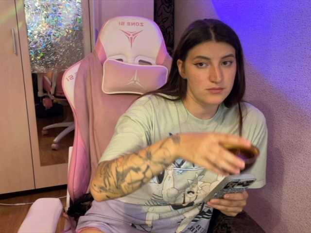 Katrinmiss's BongaCams show and profile