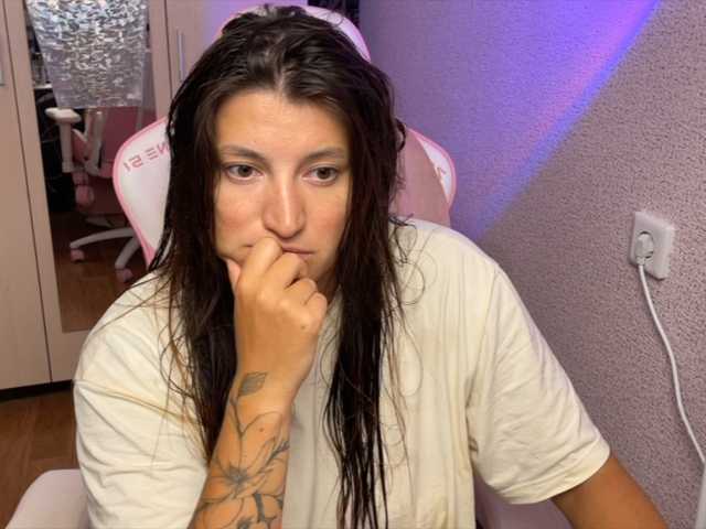 Katrinmiss live cam on BongaCams