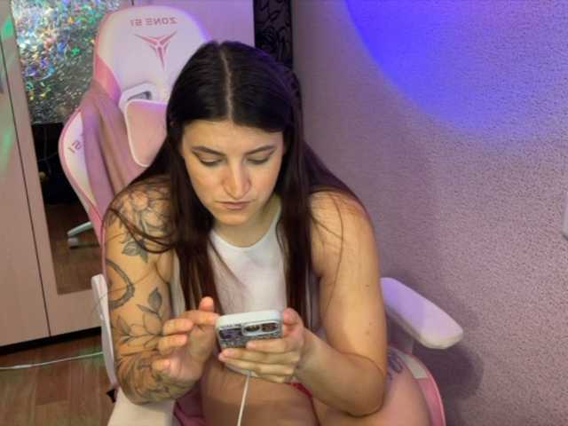 Katrinmiss's BongaCams show and profile