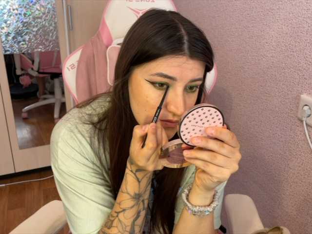 Katrinmiss's BongaCams show and profile