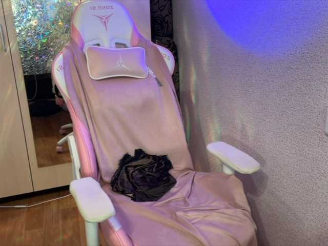 Katrinmiss's BongaCams show and profile