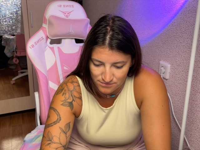 Katrinmiss live cam on BongaCams