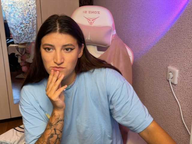 Katrinmiss live cam on BongaCams