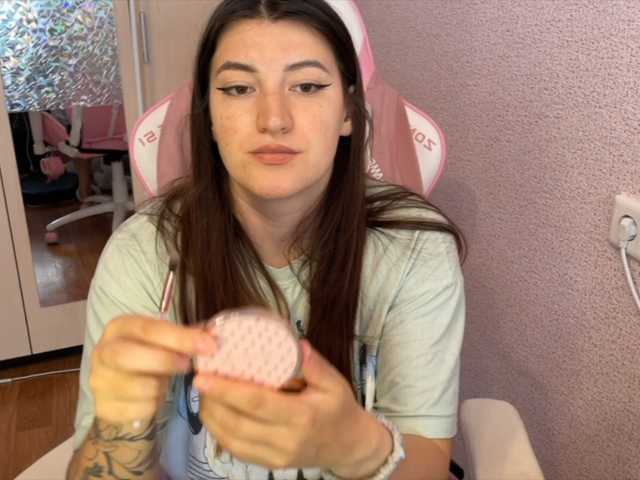 Katrinmiss's BongaCams show and profile