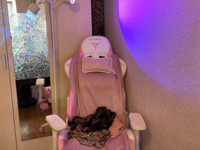 Katrinmiss's BongaCams show and profile