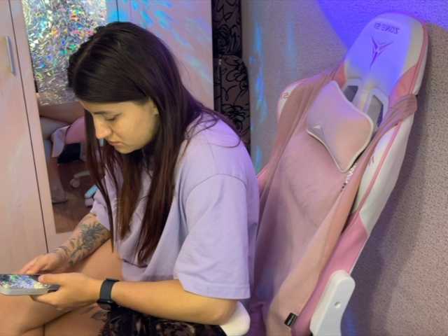 Katrinmiss's BongaCams show and profile