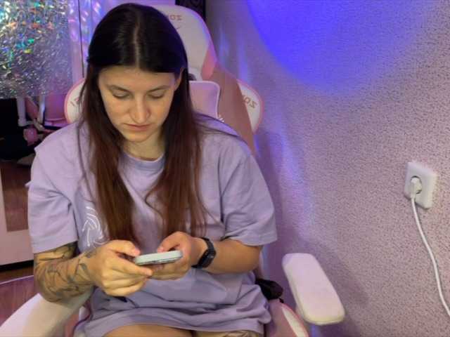 Katrinmiss's BongaCams show and profile