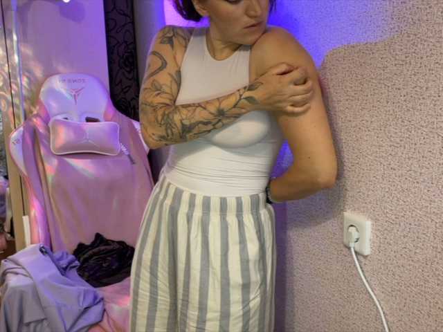 Katrinmiss's BongaCams show and profile