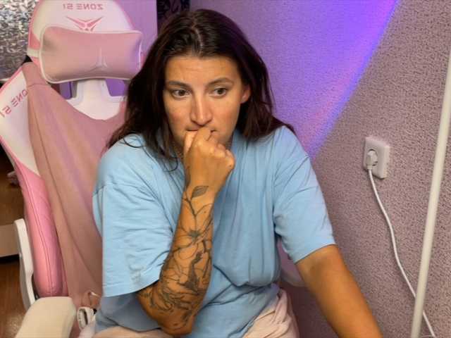 Katrinmiss live cam on BongaCams