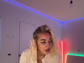 -AmazingBlonde-