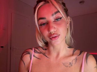 -AmazingBlonde-