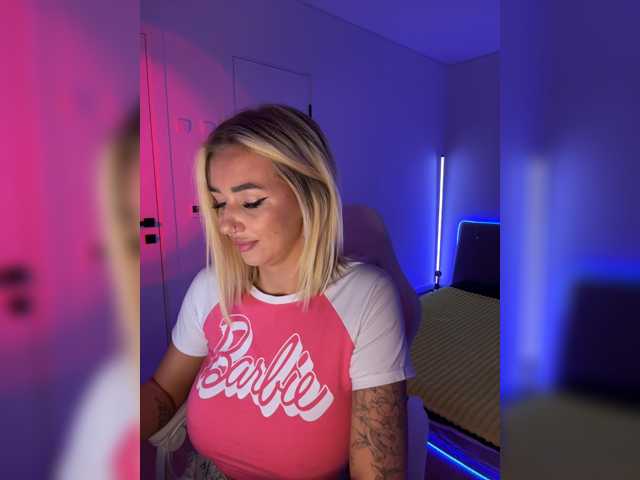 -AmazingBlonde-