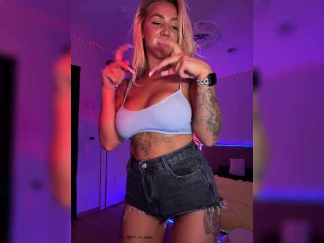 -AmazingBlonde-
