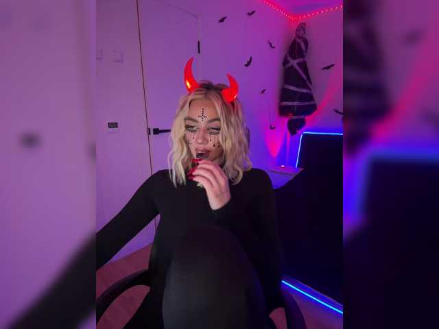 -AmazingBlonde-