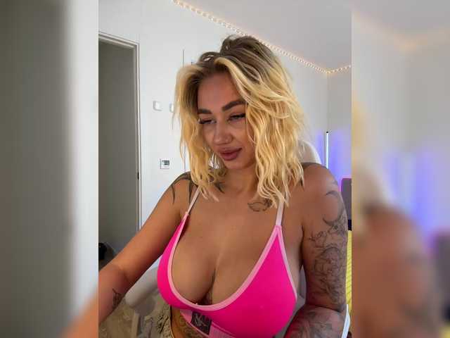 -AmazingBlonde-