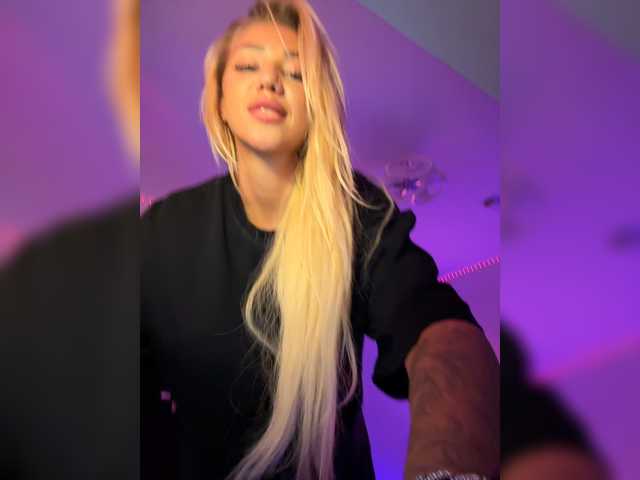 -AmazingBlonde-