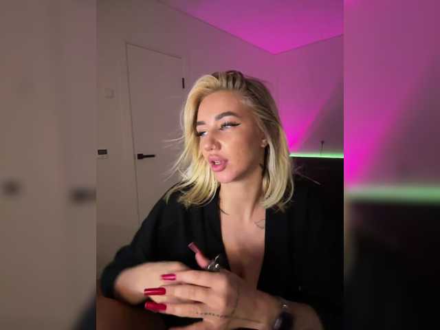 -AmazingBlonde- live cam on BongaCams