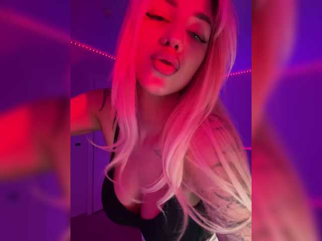 -AmazingBlonde-