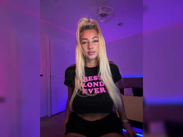 -AmazingBlonde-