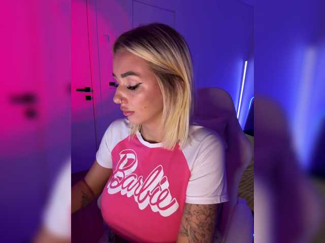 -AmazingBlonde-