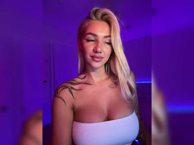 -AmazingBlonde-