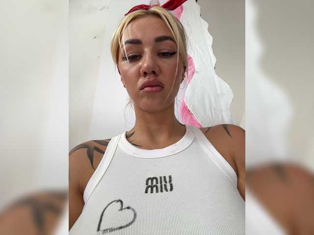 -AmazingBlonde-