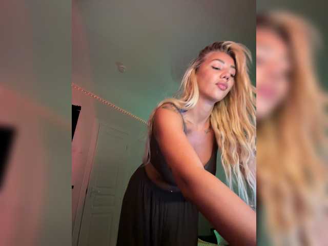 -AmazingBlonde-