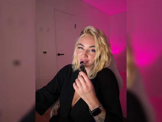 -AmazingBlonde- live cam on BongaCams