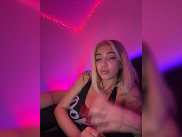 -AmazingBlonde-