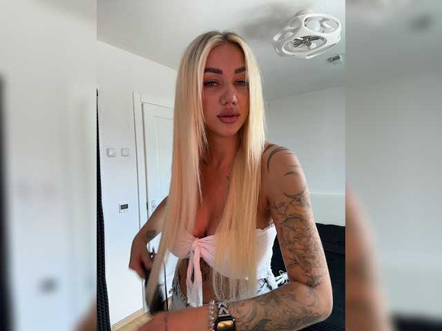 -AmazingBlonde-