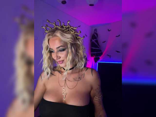 -AmazingBlonde-