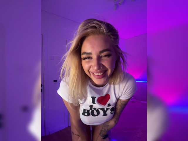 -AmazingBlonde-