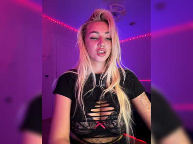 -AmazingBlonde-