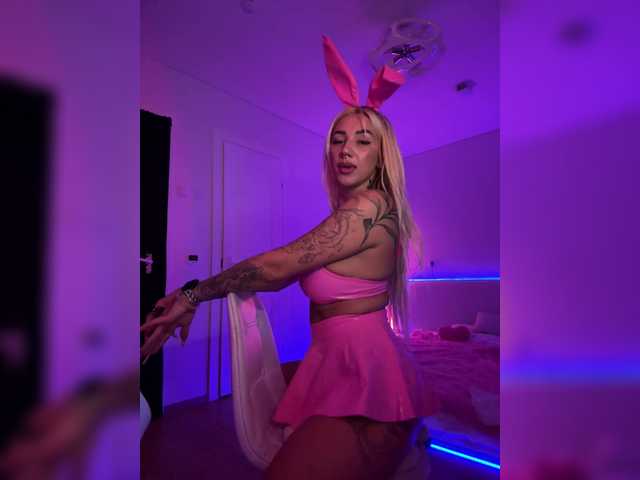 -AmazingBlonde- live cam on BongaCams