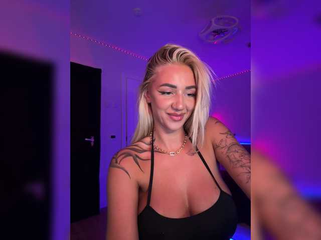 -AmazingBlonde- live cam on BongaCams