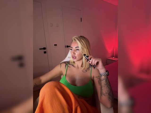 -AmazingBlonde-