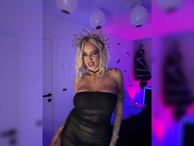 -AmazingBlonde-