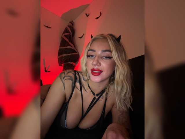 -AmazingBlonde-