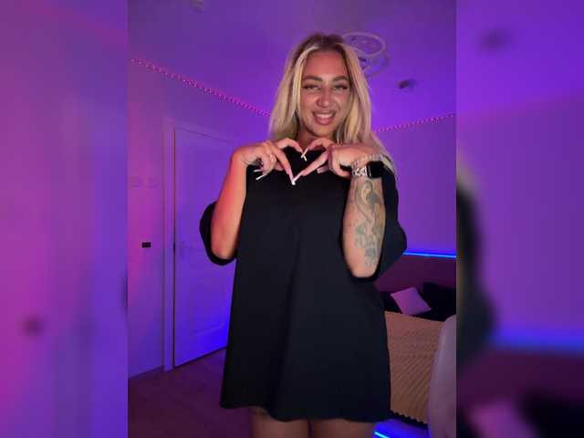 -AmazingBlonde-