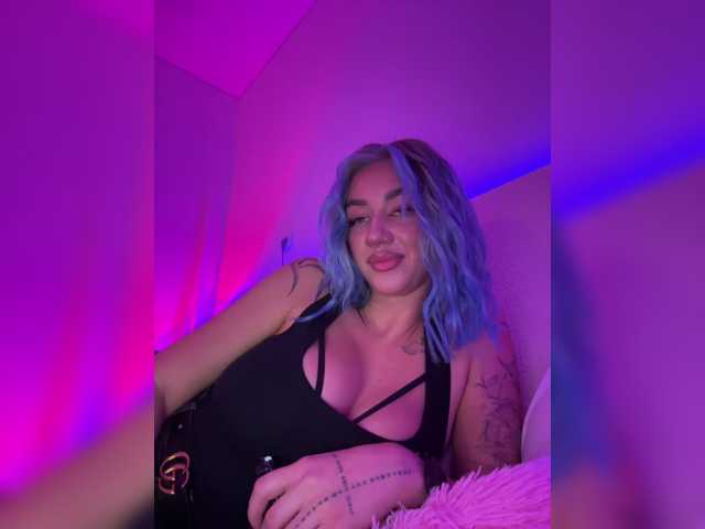 -AmazingBlonde- live cam on BongaCams