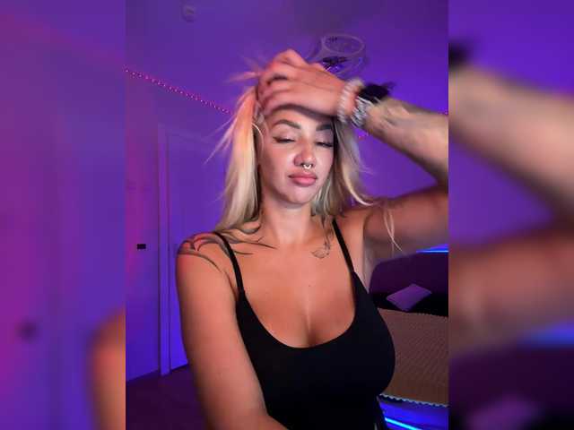 -AmazingBlonde-