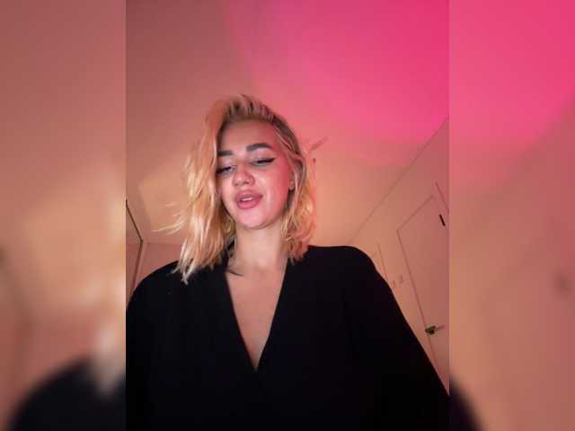 -AmazingBlonde-